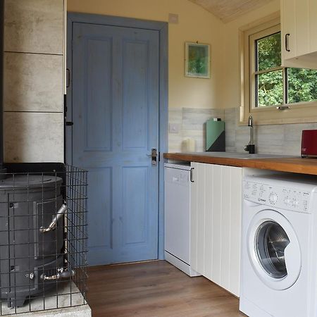 The Shepherds Hut Herstmonceux ภายนอก รูปภาพ